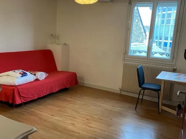 A LOUER ANGERS CATHO - T1 MEUBLE situé 11 rue Châteaugontier