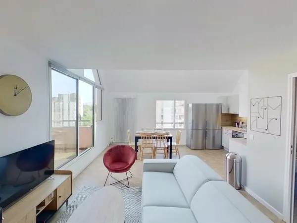 Colocation à Champs-sur-Marne : Appartement de 10m