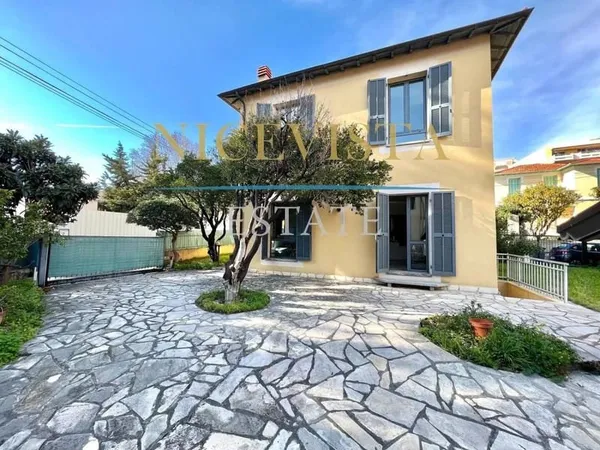 Villa 5 pièces 150 m²