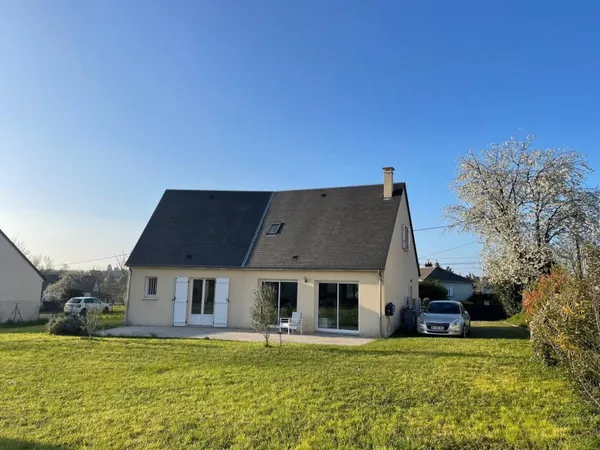 Pavillon récent avec dépendances et prestations haut de gamme