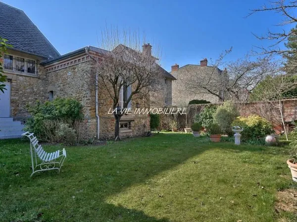 Maison 5 pièces 210 m²