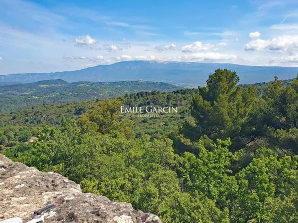A vendre- ancienne Tour de guet du XIIIème - dans les Monts du Vaucluse