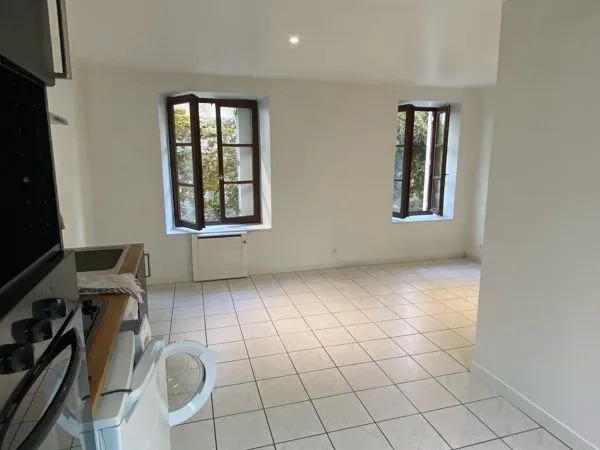Studio meymac vide ou meublé