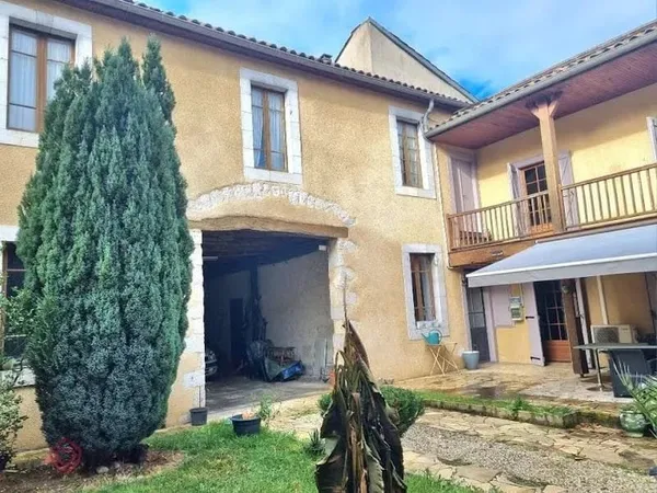 Propriété 8 pièces 146 m²
