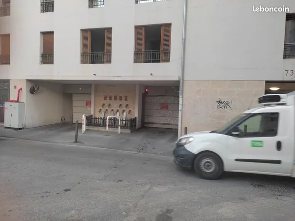 Place de parking Bd Baille / rue des Vertus