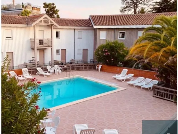 A quelques mètres de la plage du Canon Appartement avec pisc
