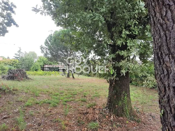 Terrain 1212 m²