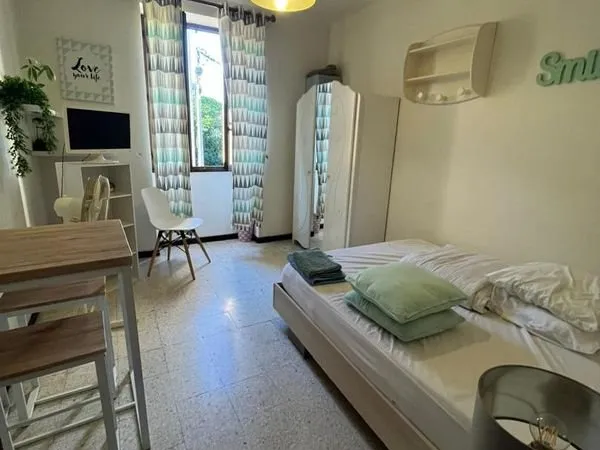 Chambre calme et confortable