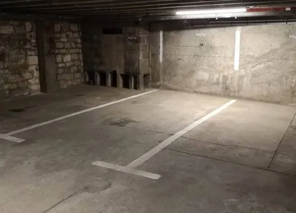Parking 14 m²