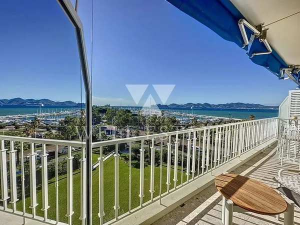 APPARTEMENT CANNES CROISETTE 100M2 3 CHAMBRE VUE MER
