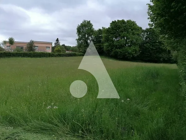 Terrain constructible 3105m² Gourdon