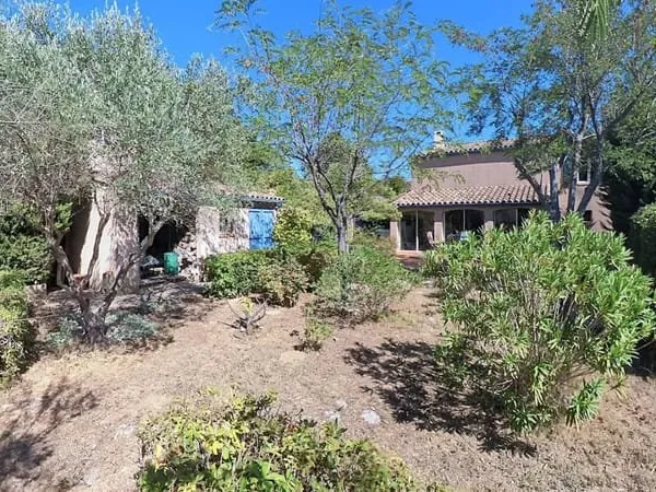 Villa indépendante (135 m²) avec jardin 1611 m² à Aigne (34210)