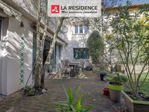 Maison 8 pièces 245 m²