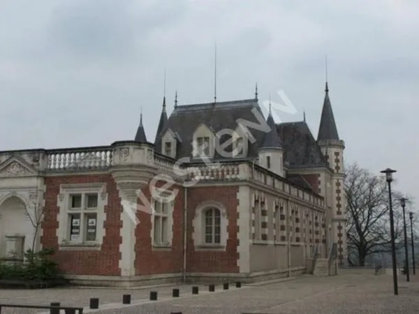 Local Commercial CHATEAU POULAIN.