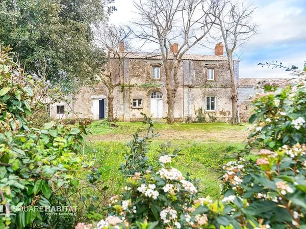 Maison La Limouziniere 10 pièce(s) 281.08 m2