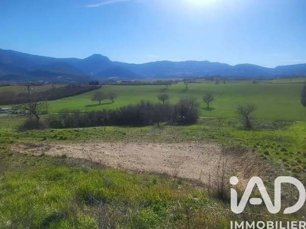 Terrain 5658 m²