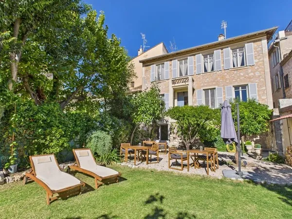 Maison 4 pièces 203 m²