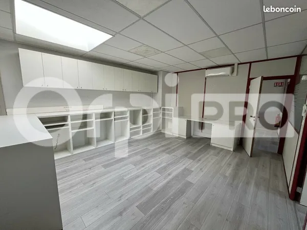 Bureau 86 m²