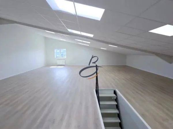 Bureaux 185 m²