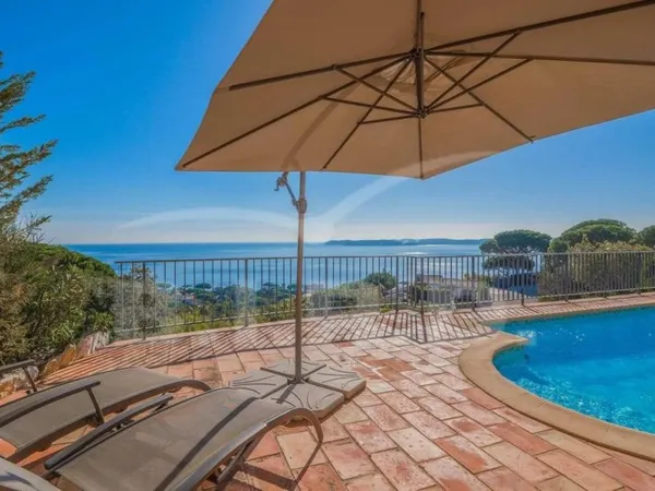 Villa 5 pièces 200 m²