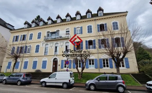 Bureau et espace de travail Location Le Pont-de-Beauvoisin 7p 63m² 454€