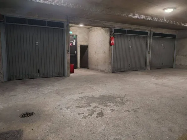 Parking 12 m²