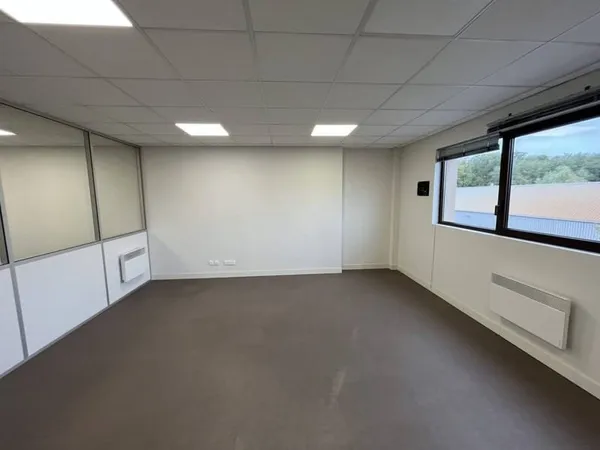 Bureau 145 m²