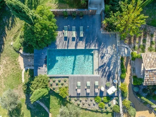 Maison à vendre 8 pièces SAINT SATURNIN LES APT (84)