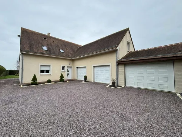 Maison familiale 8 pièces - terrain 2500 m2