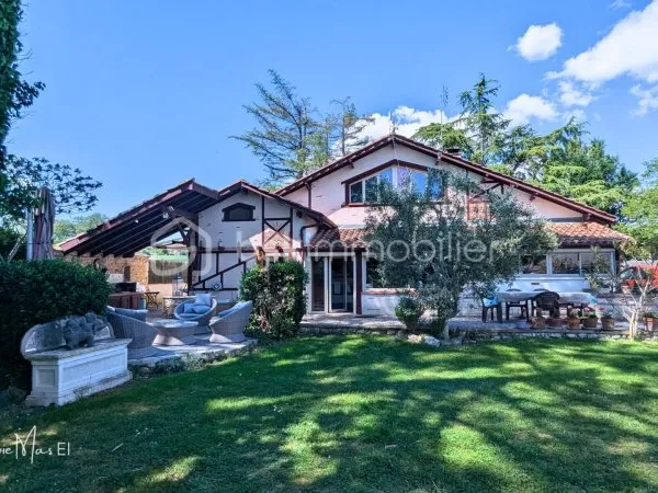 Maison 9 pièces 160 m²