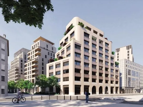Local professionnel 3906 m²