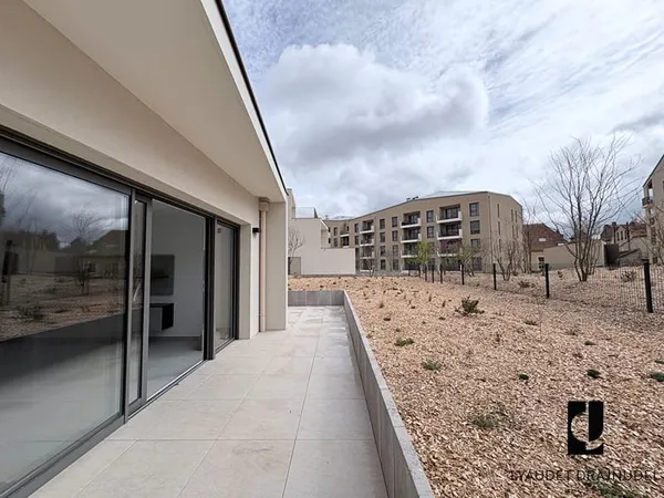 EMBELLIE - Appartement neuf - 90.7 m2 - Roanne - garage et terrasse de 31m2