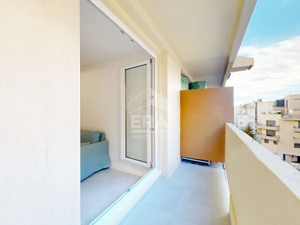 NICE - FLEURS : JOLI F1 AVEC BALCONS AU CALME