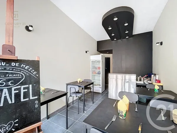 Local 246 m²