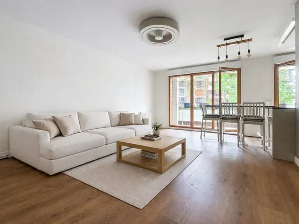 LE CHESNAY, 3P, 2 CHAMBRES, TERRASSE 20m2 -CAVE -DOUBLE PARKING