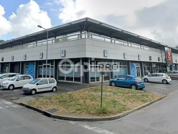 Local commercial 144 m²