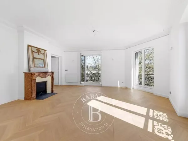 Vente Appartement - Paris 3 - Archives - 4 Chambres - Lumineux- Ascenseur