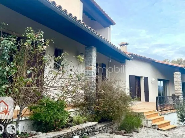 Maison 5 pièces 185 m²