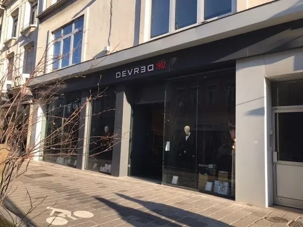 Local 340 m²