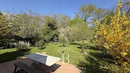 Maison 8 pièces 235 m²