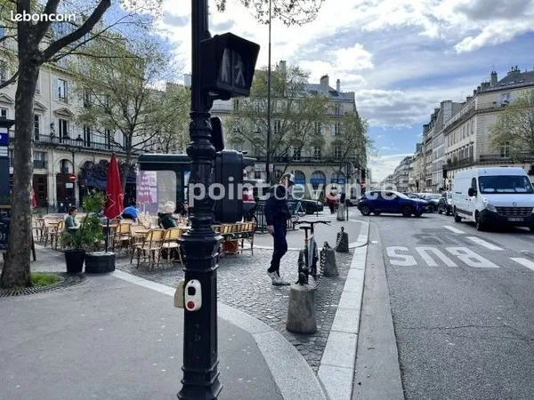 Commerce habillement/textile 100 m²
