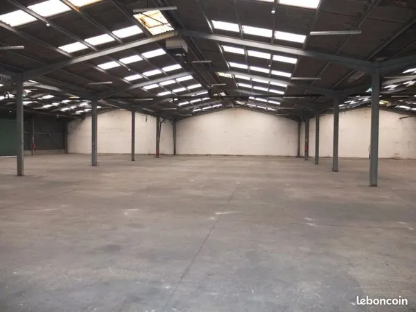 Entrepôt 1090 m² Servon