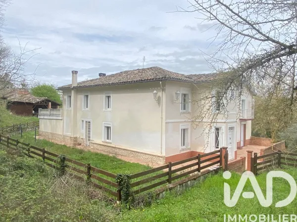 Maison 10 pièces 334 m²