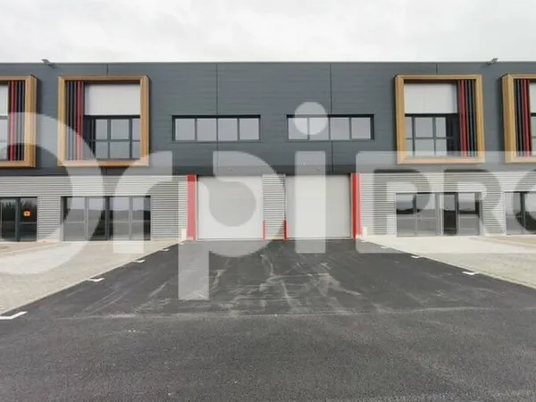 Local d'activité 9375 m²