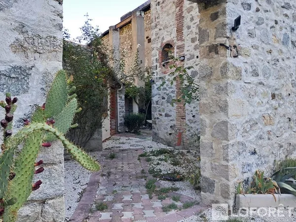 Ensemble immobilier de caractère sur 3700 m² Ancien atelier fonderie