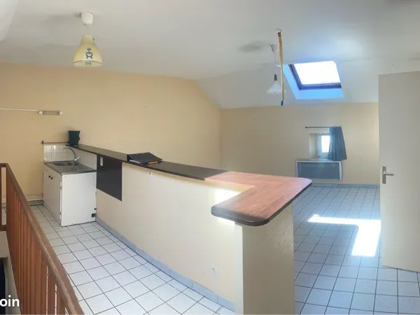 Loue f3 60 m2 centre Is sur tille