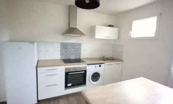 CARHAIX PLOUGUER- RARE SUR LE MARCHE Appartement 2 pièces
