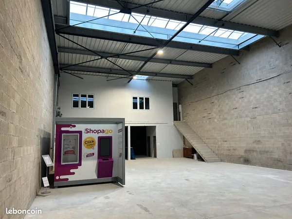 LOCAL D'ACTIVITE 470 M2 Croix Blandin