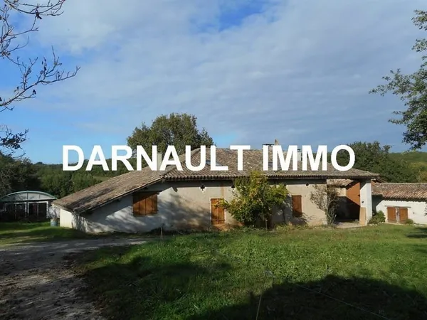 Ferme des années 1900 de 189m2 avec dépendances sur sa parcelle de 20700m2