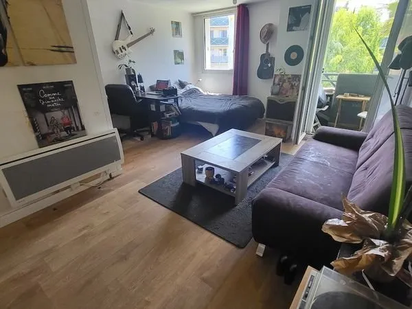 Particulier loue T1 (NON meublé) 32 m2 avec parking dans résidence sécurisée à 50 m de la station de